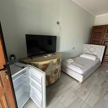 Tatjana Dhima Appartement *